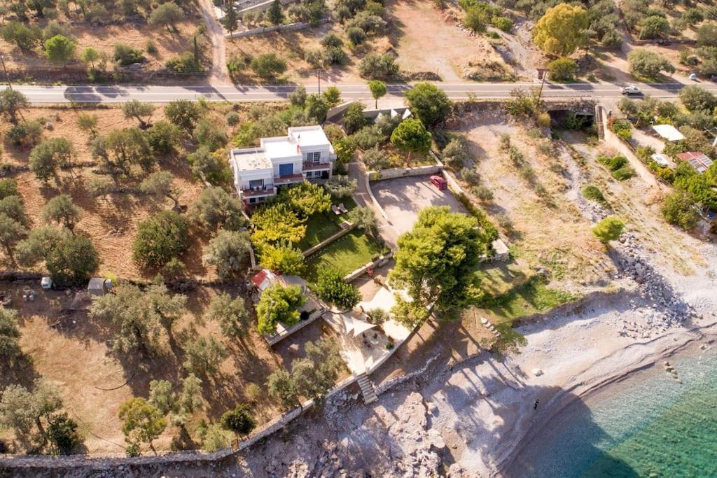 Karantou Villa Tiros Exterior photo